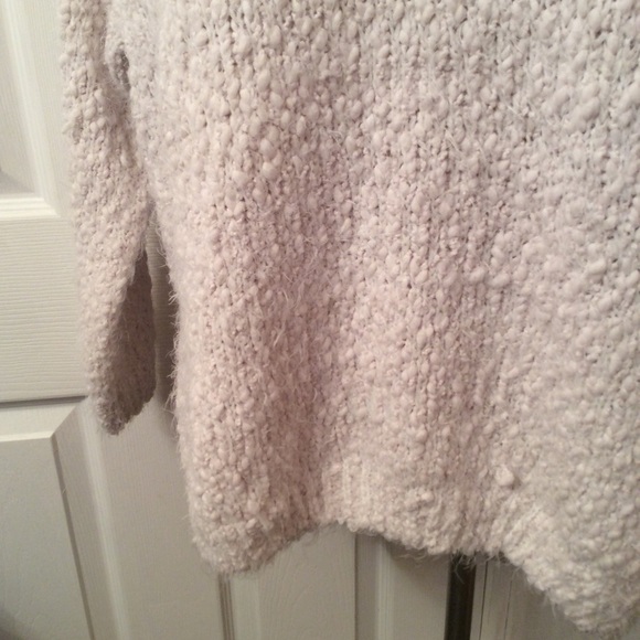 DREAMERS popcorn pullover. - Picture 6 of 8